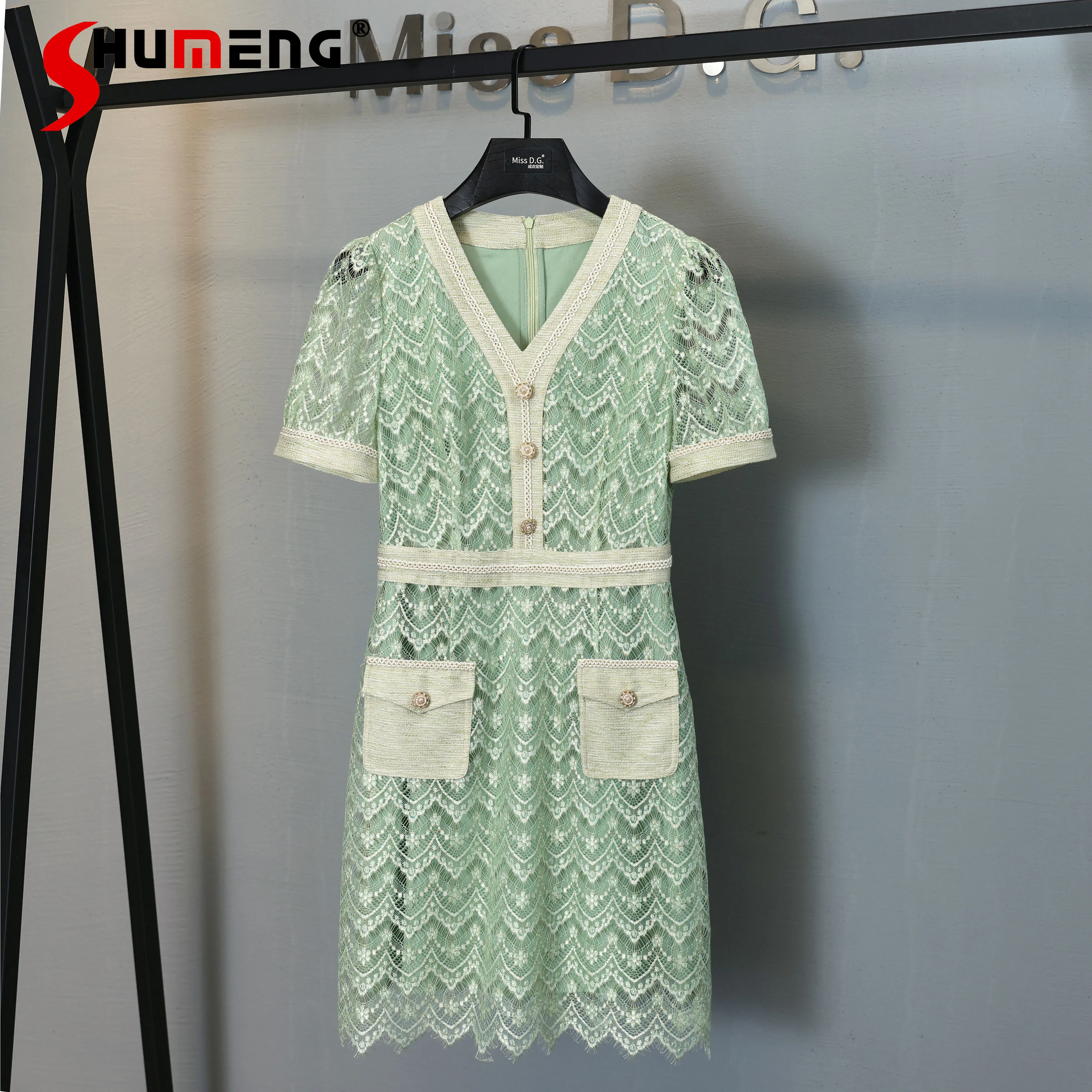 2022 Summer Ladies Fashion Elegant High Waist Short Dress Women's Simple Puff Sleeve Slimming V-Neckline Lace Hollow Mesh Dress
2022 Summer Ladies Fashion Elegant High Waist Short Dress Women's Simple Puff Sleeve Slimming V-Neckline Lace Hollow Mesh Dress
