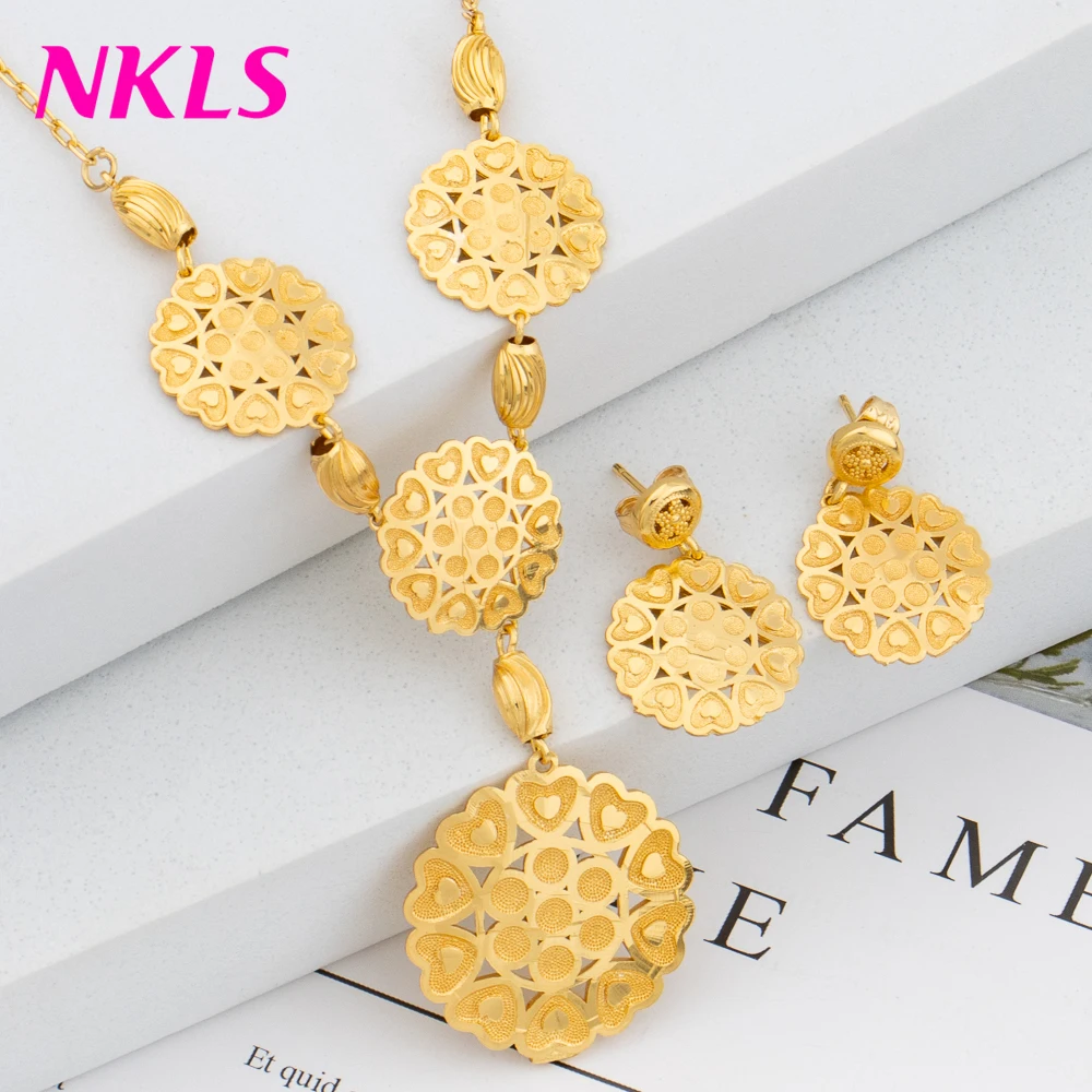 African Dubai Trend Fashion Jewelry Set Luxury Pendant Gold Color Earrings For Women Daily Wear Party Wedding Anniversary Gifts
African Dubai Trend Fashion Jewelry Set Luxury Pendant Gold Color Earrings For Women Daily Wear Party Wedding Anniversary Gifts