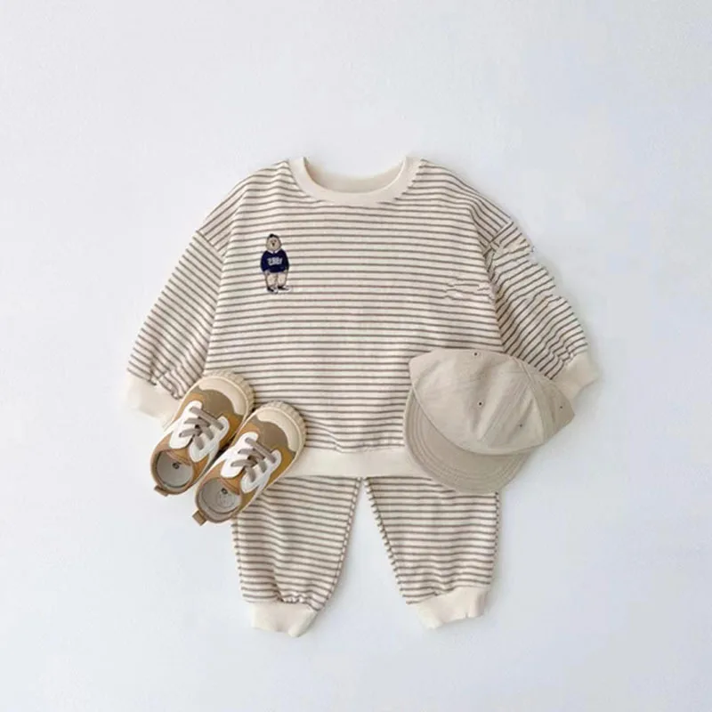 2022 New Baby Long Sleeve Striped Clothes Set Children Cute Bear Sweatshirt + Pants 2pcs Suit Kids Causal Pullover Boys Outfits
2022 New Baby Long Sleeve Striped Clothes Set Children Cute Bear Sweatshirt + Pants 2pcs Suit Kids Causal Pullover Boys Outfits