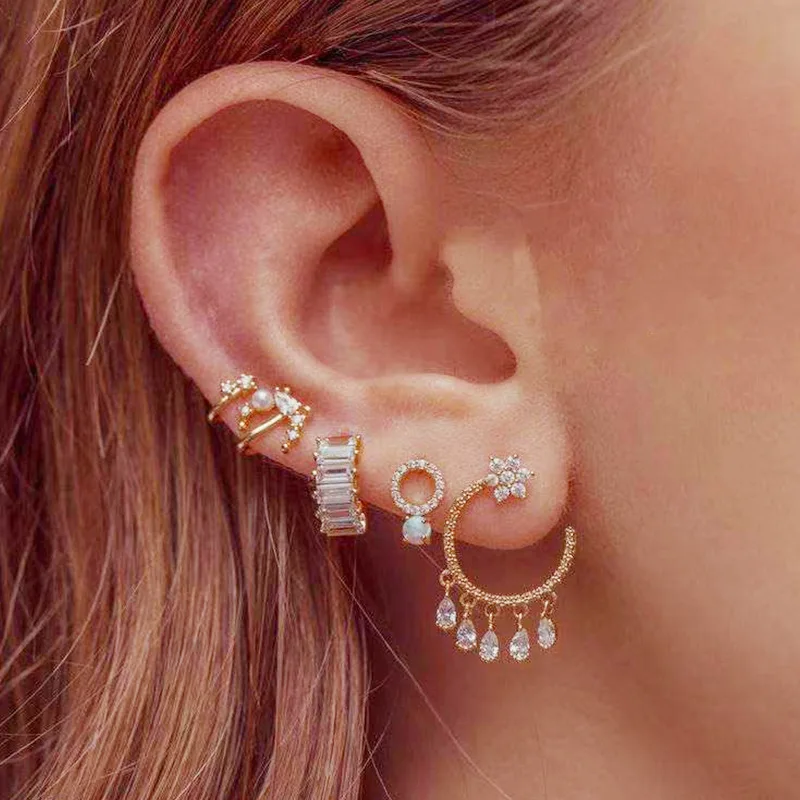 Gold 5PCS/SET Mixed Crystal Pearl Ear Post Cuff Clip On Earrings Fake Cartilage Earring Clip Earring Women No Pierced Earrings
Gold 5PCS/SET Mixed Crystal Pearl Ear Post Cuff Clip On Earrings Fake Cartilage Earring Clip Earring Women No Pierced Earrings