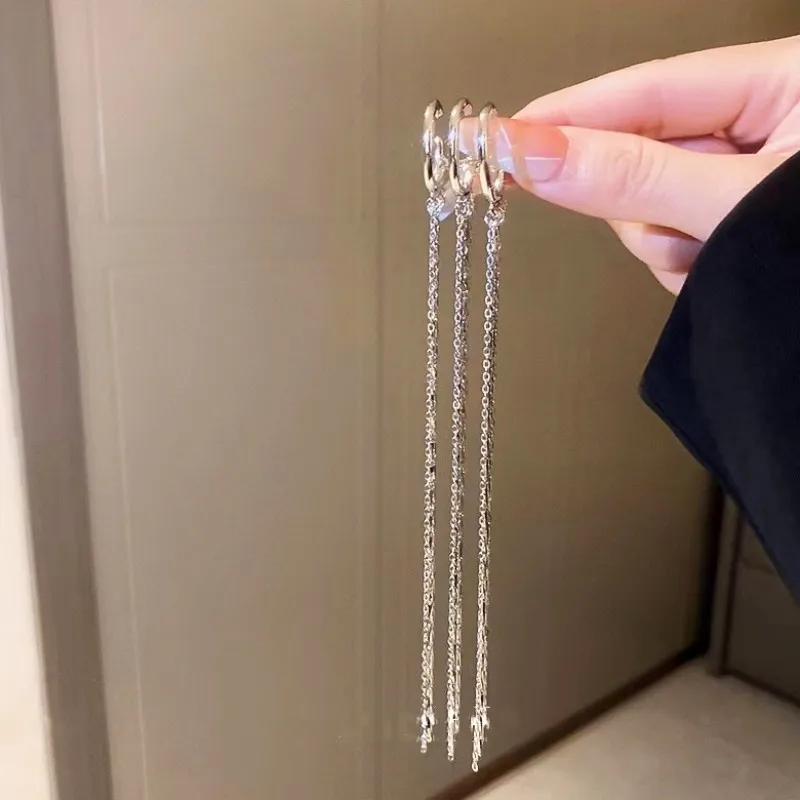 Multi-Layer Tassle Fashion Temperament Personality Advanced Design Sense Non-Pierced Ear Bone Clip
Multi-Layer Tassle Fashion Temperament Personality Advanced Design Sense Non-Pierced Ear Bone Clip