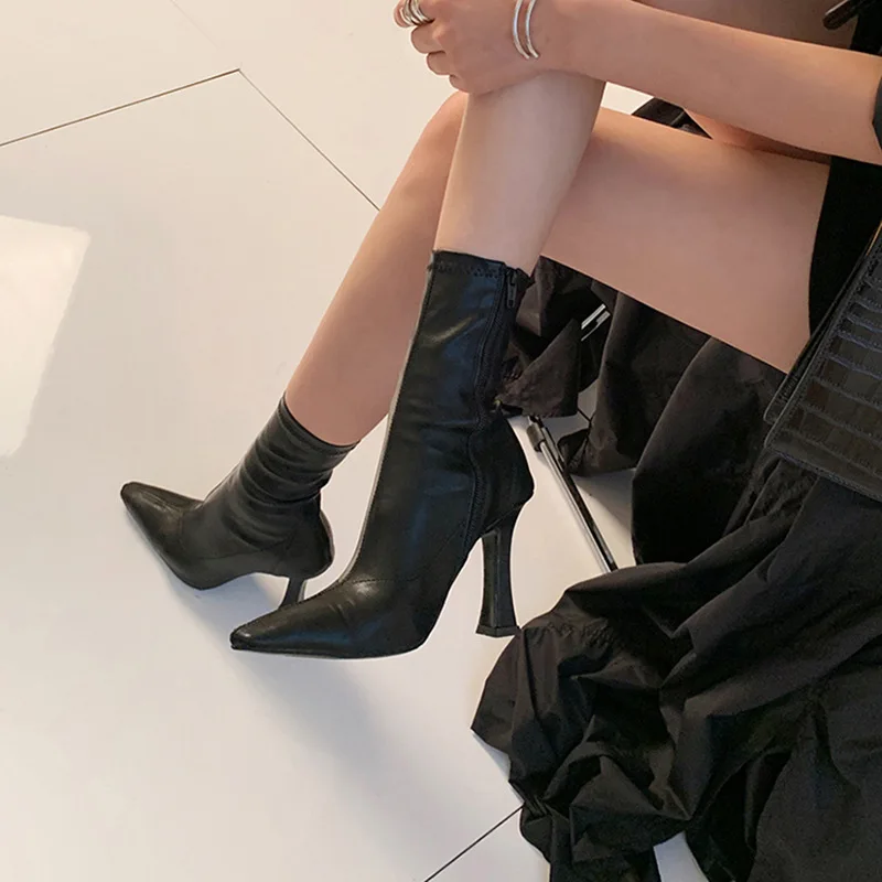 Black Women Ankle Boots Woman Thin High Heel Fashion Pointed Toe Zipper Winter Women's Shoes Leather White Short Booties
Black Women Ankle Boots Woman Thin High Heel Fashion Pointed Toe Zipper Winter Women's Shoes Leather White Short Booties