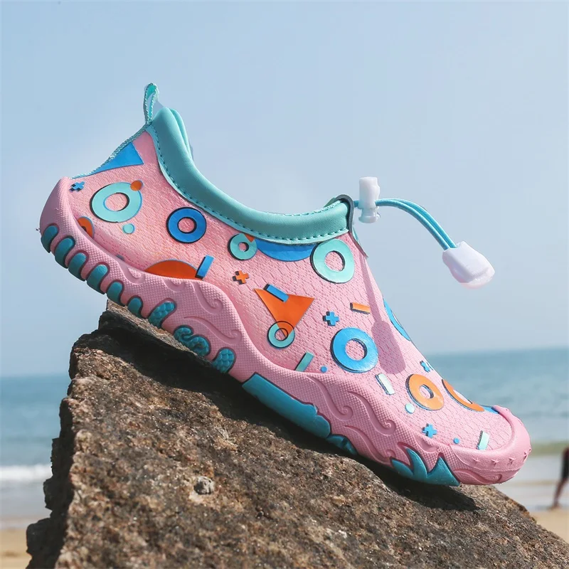 New Children's Outdoor Barefoot Quick-Drying Diving Shoes Beach Swimming Shoes Aqua Shoes Student Running Shoes 26-38#
New Children's Outdoor Barefoot Quick-Drying Diving Shoes Beach Swimming Shoes Aqua Shoes Student Running Shoes 26-38#