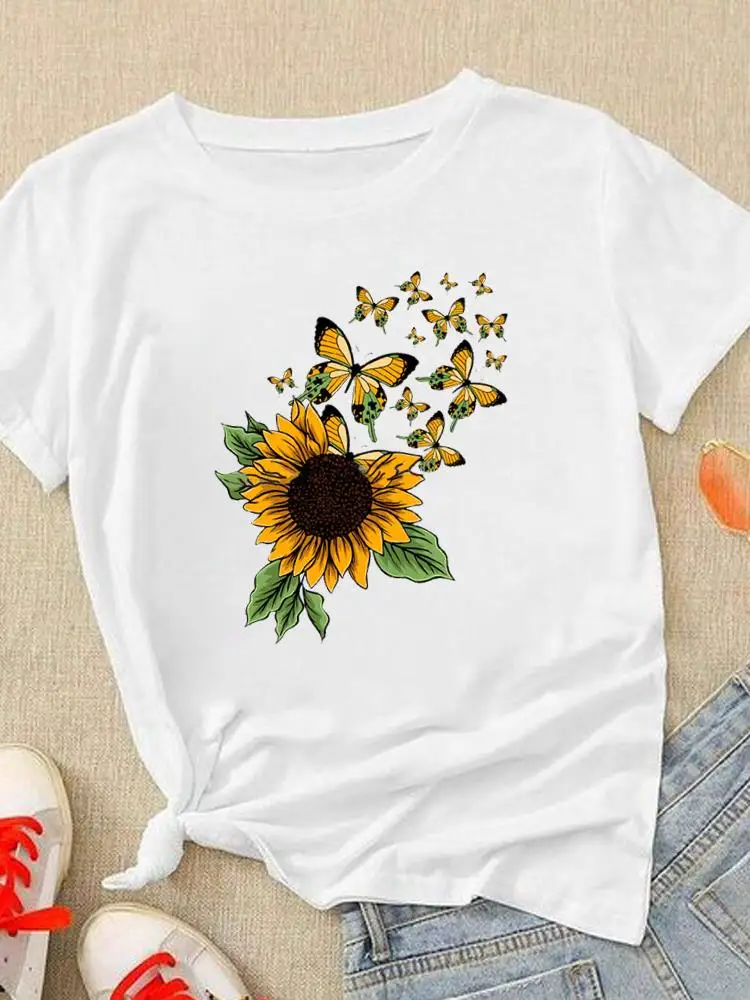 Женская футболка с коротким рукавом, принтом и графическим принтом
Женская футболка с коротким рукавом, принтом и графическим принтом