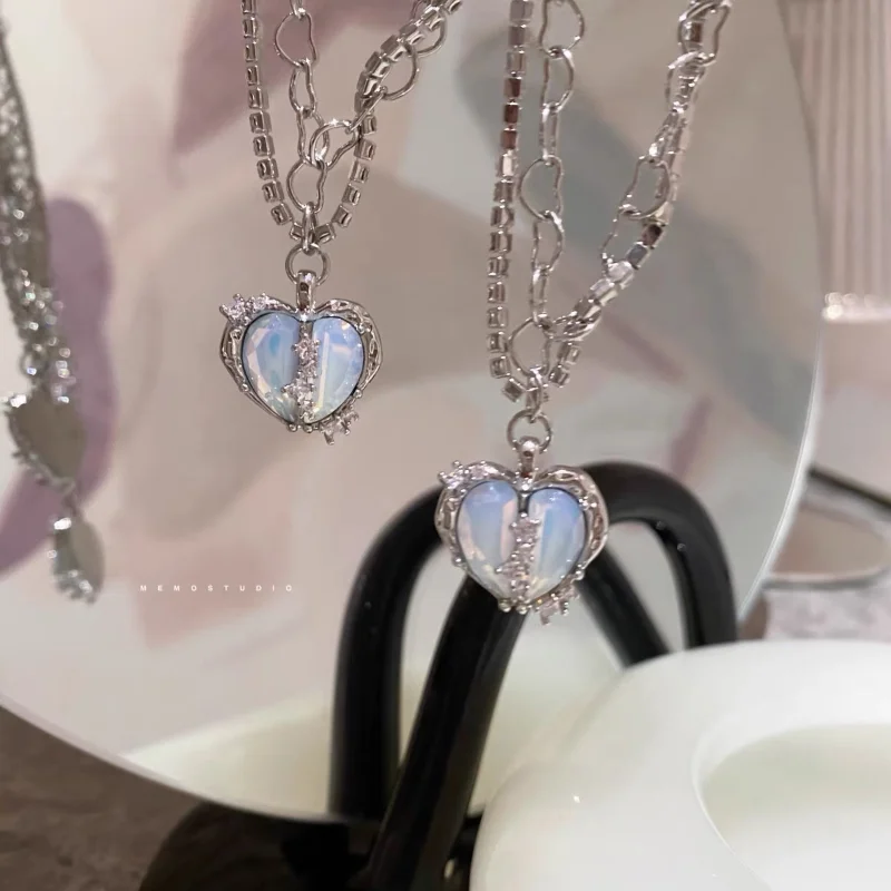 Korea Fashion Exquisite Split Heart Zircon Necklace Girl Luxury Sweet Cute Hollow Out Butterfly Collar Chain for Women Jewelry
Korea Fashion Exquisite Split Heart Zircon Necklace Girl Luxury Sweet Cute Hollow Out Butterfly Collar Chain for Women Jewelry