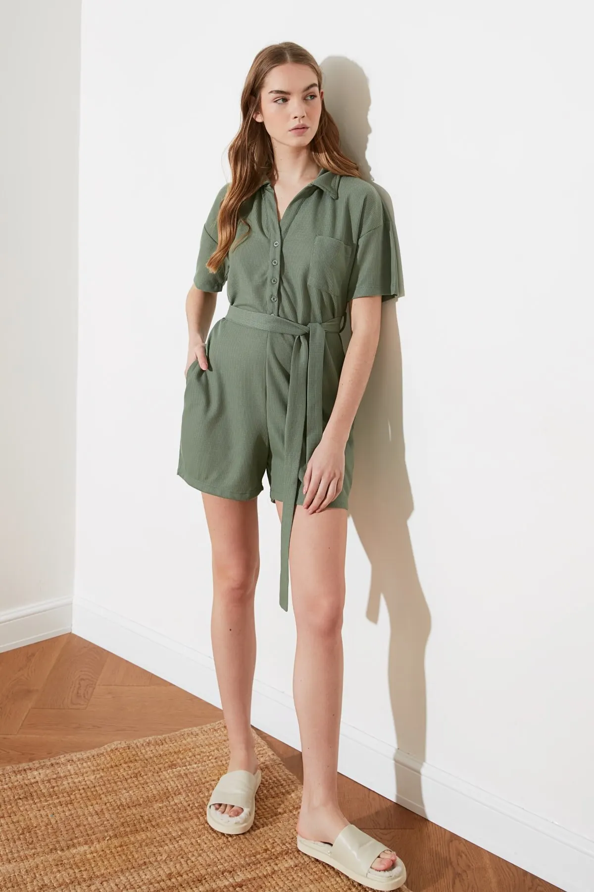 Women's Overalls Mint Belted Knitted Jumpsuit Hot Style Quality Fabric Sleeveless Baggy Trousers Casual Jumpsuit
Women's Overalls Mint Belted Knitted Jumpsuit Hot Style Quality Fabric Sleeveless Baggy Trousers Casual Jumpsuit