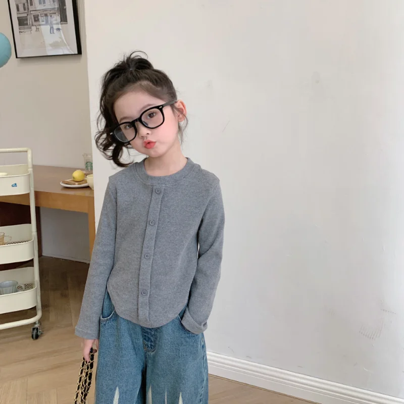 2023 Spring New Korean Girls' Solid Color Long Sleeve T-shirt Baby's Foreign Short Slim Fit Pullover Top Kids Girls Clothes
2023 Spring New Korean Girls' Solid Color Long Sleeve T-shirt Baby's Foreign Short Slim Fit Pullover Top Kids Girls Clothes