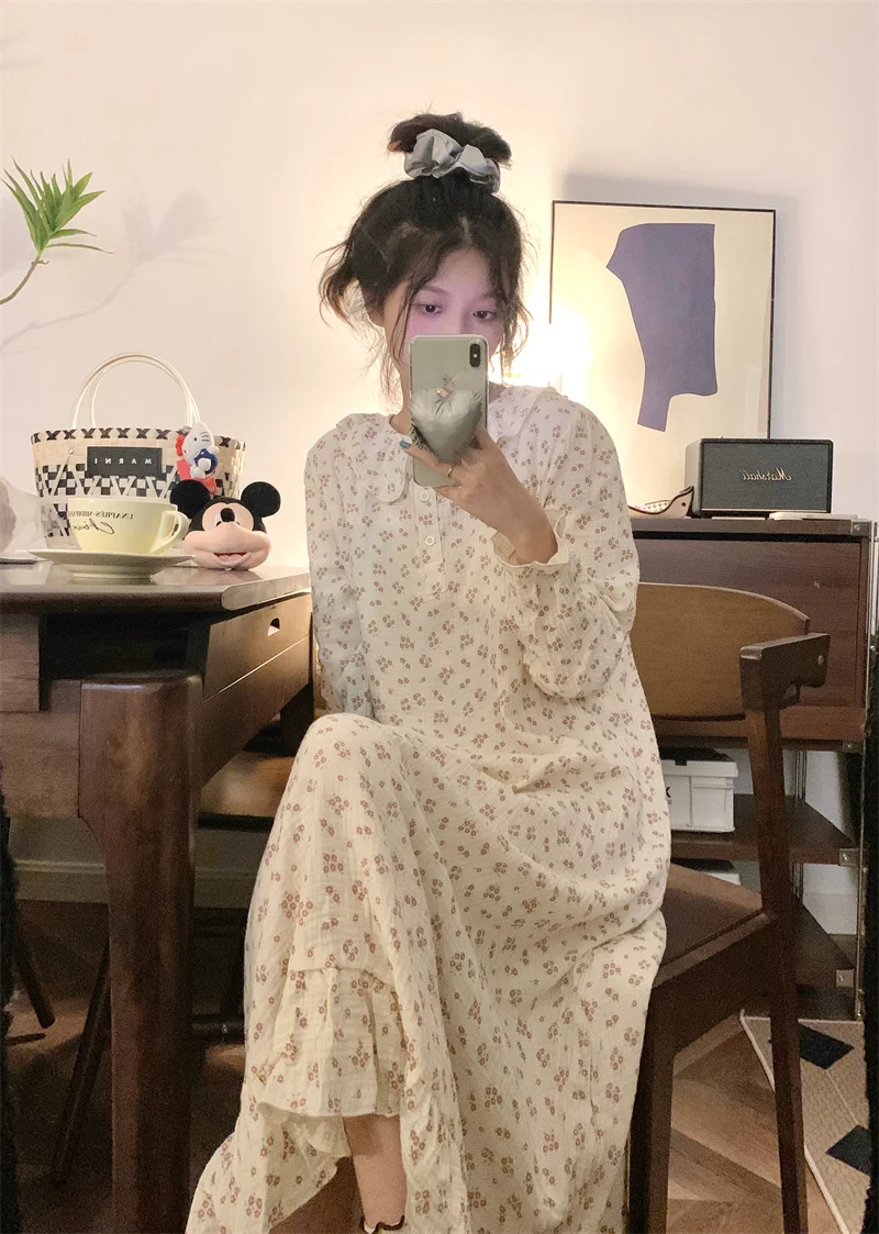 Korean Sweet Floral Print Nightgown Women Spring Autumn Ruffle Cotton Gauze Sleepdress Home Clothes Soft Ruffle Night Dress S302
Korean Sweet Floral Print Nightgown Women Spring Autumn Ruffle Cotton Gauze Sleepdress Home Clothes Soft Ruffle Night Dress S302
