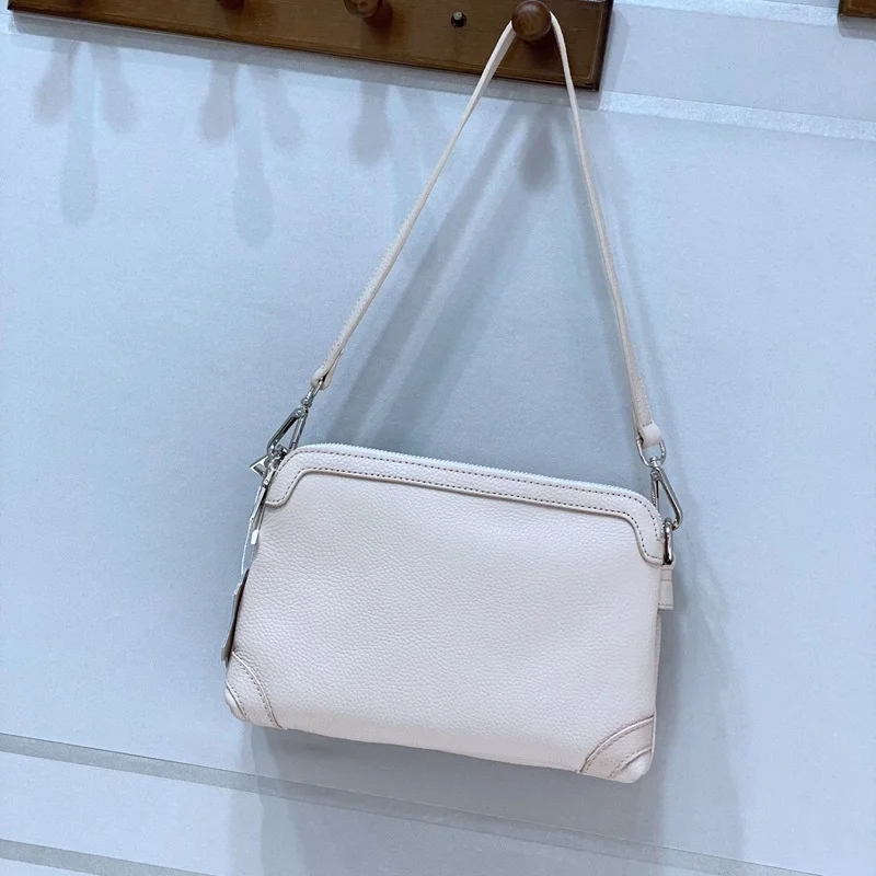 high quality luxury brand Leather New 2023 Fashion Women's Versatile Crossbody Shoulder Cowhide Small Square Bag 8508
high quality luxury brand Leather New 2023 Fashion Women's Versatile Crossbody Shoulder Cowhide Small Square Bag 8508