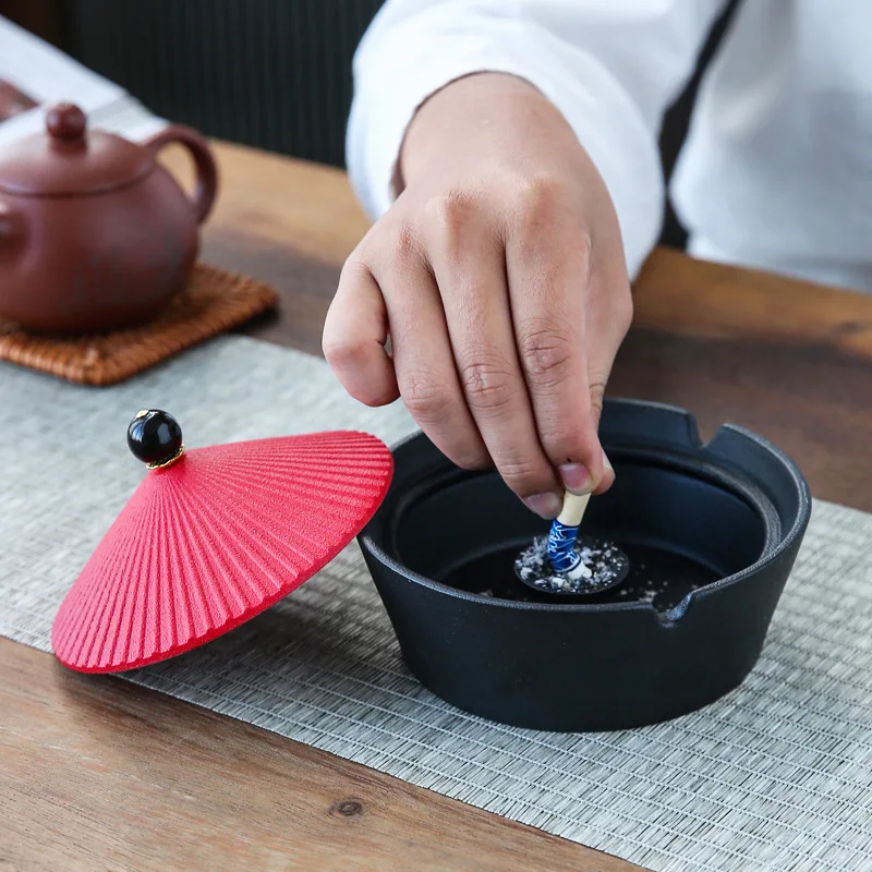 Chinese official hat ashtray personality trend household living room with cover anti fly ash luxury high-end with cover
Chinese official hat ashtray personality trend household living room with cover anti fly ash luxury high-end with cover