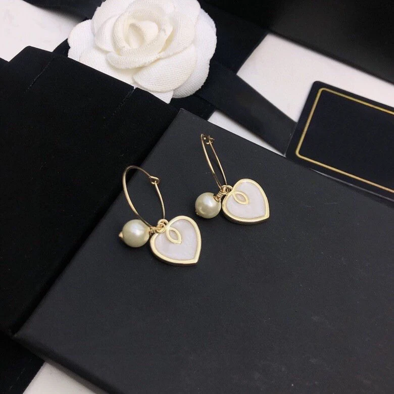 NEW IN2022 Fashion Resin Jewelry Earrings Top Quality Luxury Cute Lovely Water drop pearl earrings Earrings Ear Studs
NEW IN2022 Fashion Resin Jewelry Earrings Top Quality Luxury Cute Lovely Water drop pearl earrings Earrings Ear Studs