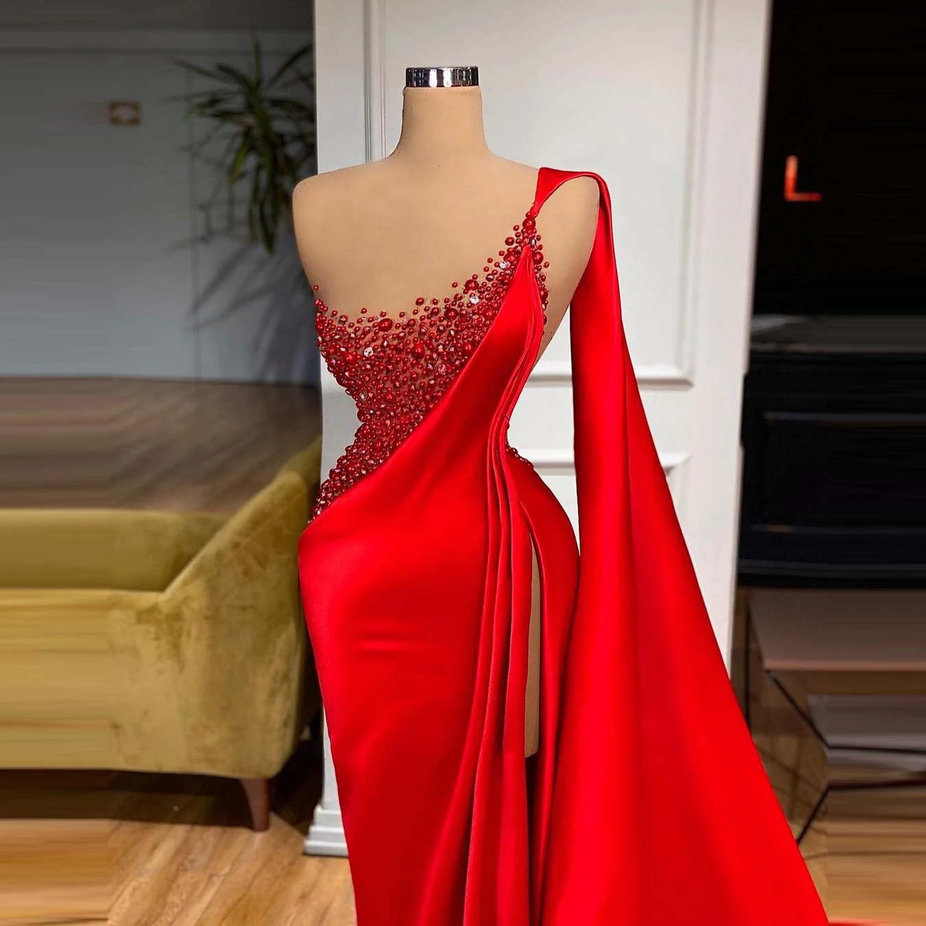Elegant One Shoulder Red Prom Dresses Pearls Beaded Sexy Side Split Long Evening Gowns Plus Size Mermaid Pageant Dress
Elegant One Shoulder Red Prom Dresses Pearls Beaded Sexy Side Split Long Evening Gowns Plus Size Mermaid Pageant Dress