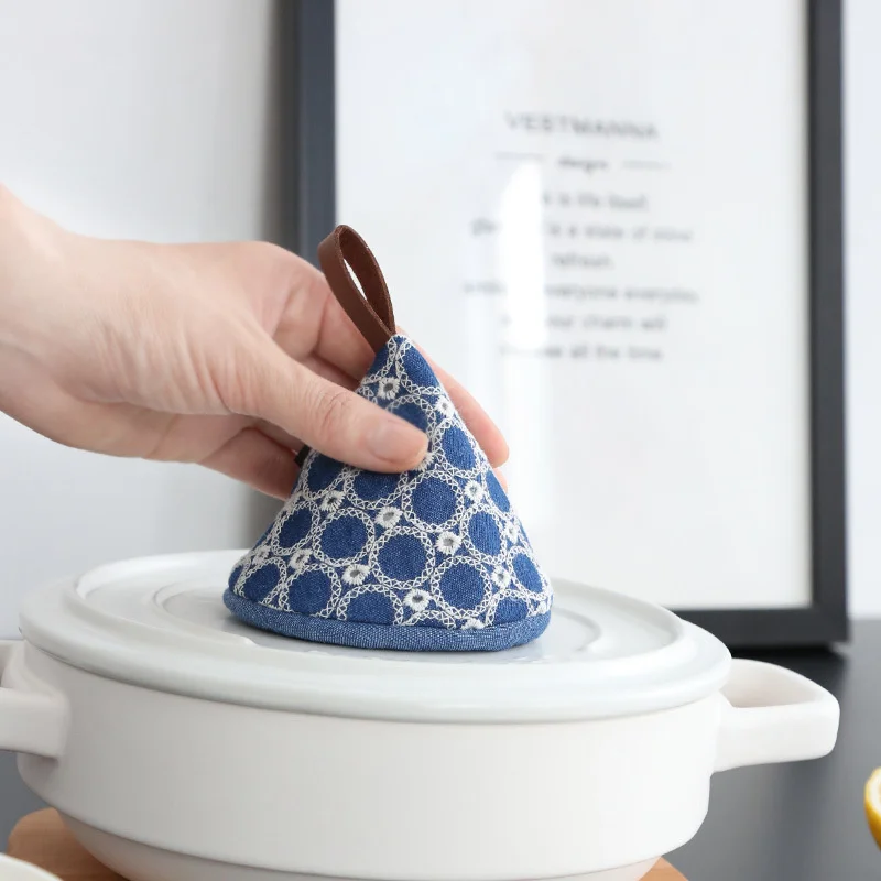 Denim Embroidery Pot Lid Cover Anti Scalding Casserole Knob Cover Heat Insulation Triangle Pan Handle Cap for Baking Cooking
Denim Embroidery Pot Lid Cover Anti Scalding Casserole Knob Cover Heat Insulation Triangle Pan Handle Cap for Baking Cooking