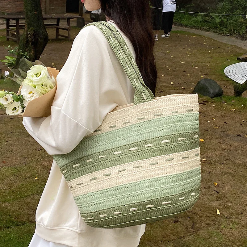 2023 Women's Woven Vegetable Basket Large Capacity Handbag Summer Outdoor Beach Luggage Bag Fashion Stripe Retro Shoulder Bag
2023 Women's Woven Vegetable Basket Large Capacity Handbag Summer Outdoor Beach Luggage Bag Fashion Stripe Retro Shoulder Bag