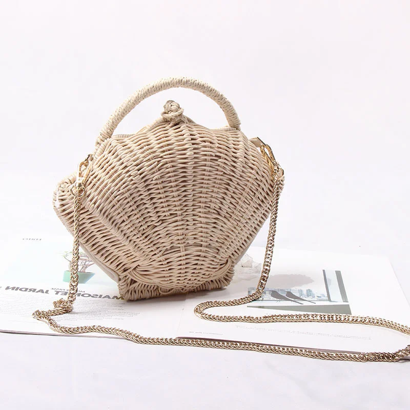 Fashion Rattan Shell Women Handbags Designer Wicker Woven Crossbody Handmade Summer Beach Shoulder Bag Small Bali Purse 2022
Fashion Rattan Shell Women Handbags Designer Wicker Woven Crossbody Handmade Summer Beach Shoulder Bag Small Bali Purse 2022