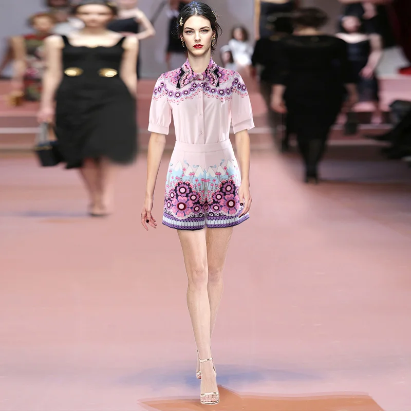 Fashion Runway Summer Shorts Suit Women's Turn-down Collar Beading Purple Floral Blouse and Shorts Two Pieces Set
Fashion Runway Summer Shorts Suit Women's Turn-down Collar Beading Purple Floral Blouse and Shorts Two Pieces Set