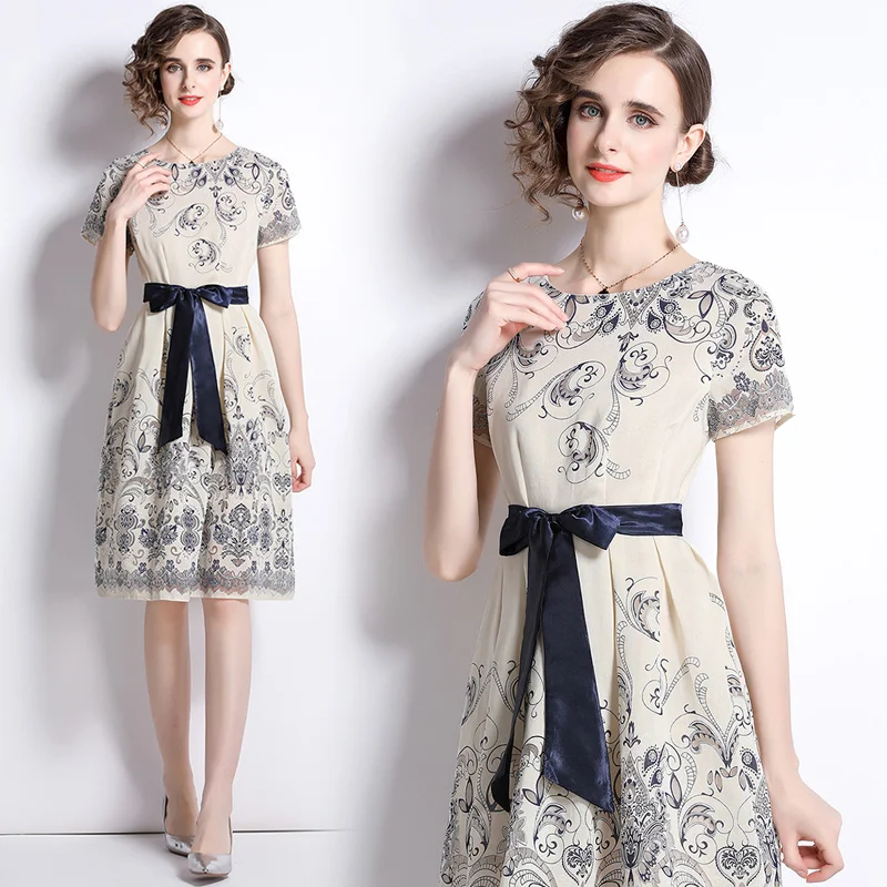2022 Women's Summer New High-end Temperament Round Neck Short Sleeve Slim A-line Skirt Medium Long Print Lace Up Catwalk Dress
2022 Women's Summer New High-end Temperament Round Neck Short Sleeve Slim A-line Skirt Medium Long Print Lace Up Catwalk Dress