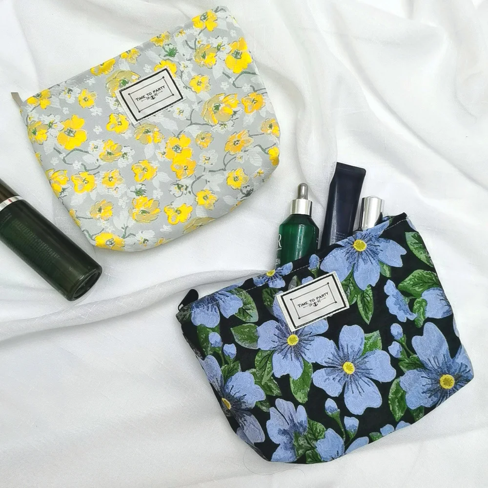 Large Capacity Vintage Jacquard Cosmetic Bag Canvas Pouch Women Portable Clutch Makeup Bags Organizer Travel Wash Bag Pouch
Large Capacity Vintage Jacquard Cosmetic Bag Canvas Pouch Women Portable Clutch Makeup Bags Organizer Travel Wash Bag Pouch