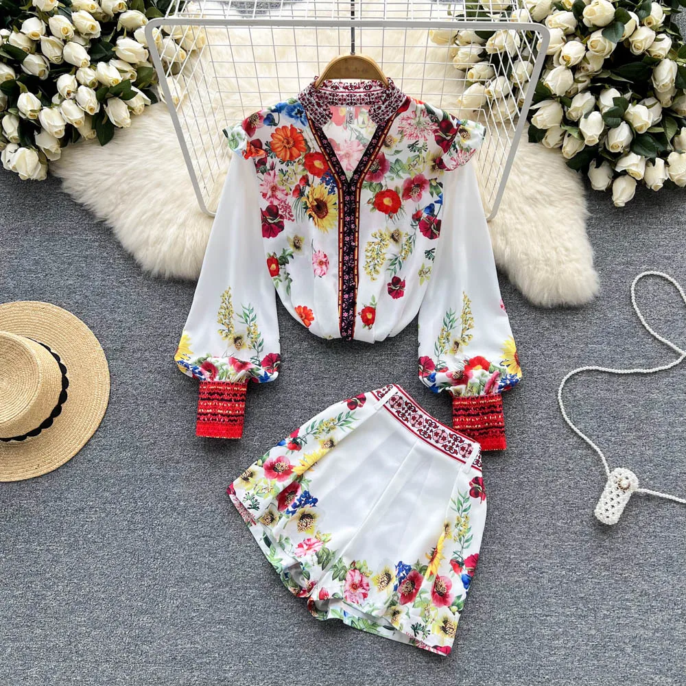 Women 2 Pieces Sets Runway V-Neck Lantern Sleeve Floral Print Blouse Shirts And Belt Pockets Shorts Female Outfits
Women 2 Pieces Sets Runway V-Neck Lantern Sleeve Floral Print Blouse Shirts And Belt Pockets Shorts Female Outfits