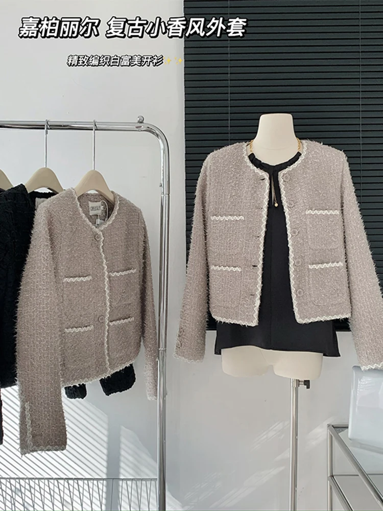 2022 Autumn Winter Women Vintage French Classic Jacket Coat Crew-neck Baggy Long Sleeve Female Outer Simple Office Lady Basic
2022 Autumn Winter Women Vintage French Classic Jacket Coat Crew-neck Baggy Long Sleeve Female Outer Simple Office Lady Basic