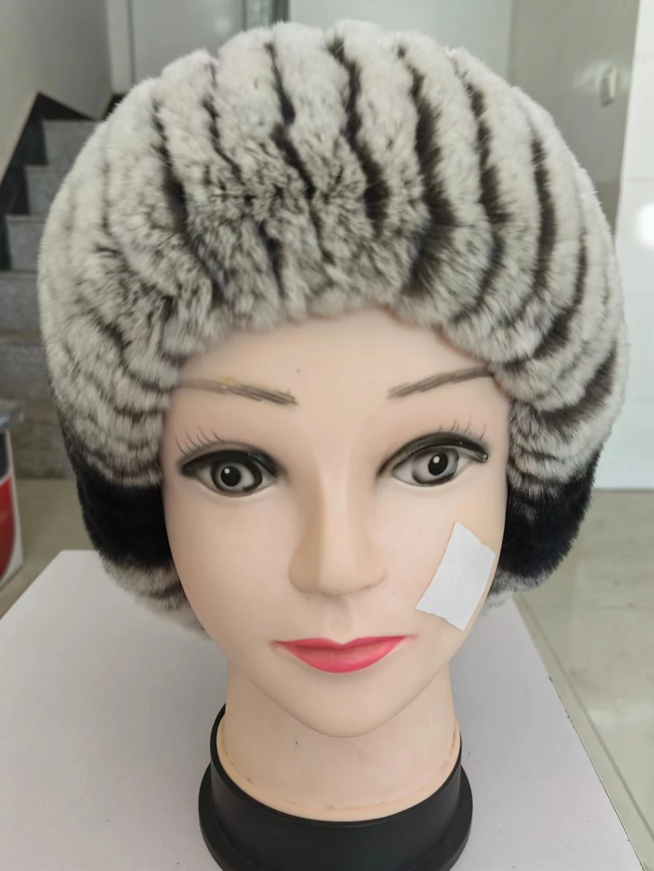Rex Rabbit Fur Grass Womens New Hat Thickened Ear Protection to Keep Warm and Fashionable in Winter
Rex Rabbit Fur Grass Womens New Hat Thickened Ear Protection to Keep Warm and Fashionable in Winter