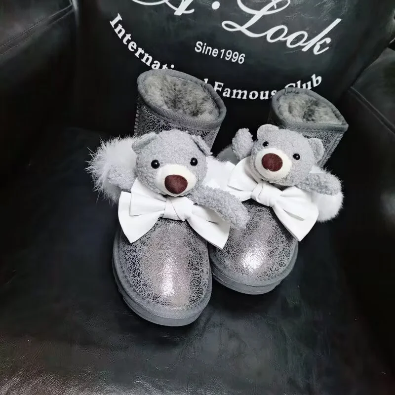 White butterfly decorated winter warm boots with fleece cute handmade custom fur one-piece boots women's 35-40
White butterfly decorated winter warm boots with fleece cute handmade custom fur one-piece boots women's 35-40