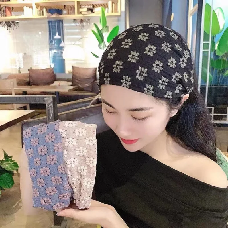 LEVAO Fashion Floral Women Headband Elastic Wide Edge Hair Band Fabric Headdress Ladies Hoop Headwear Boho Hair Accessories New
LEVAO Fashion Floral Women Headband Elastic Wide Edge Hair Band Fabric Headdress Ladies Hoop Headwear Boho Hair Accessories New