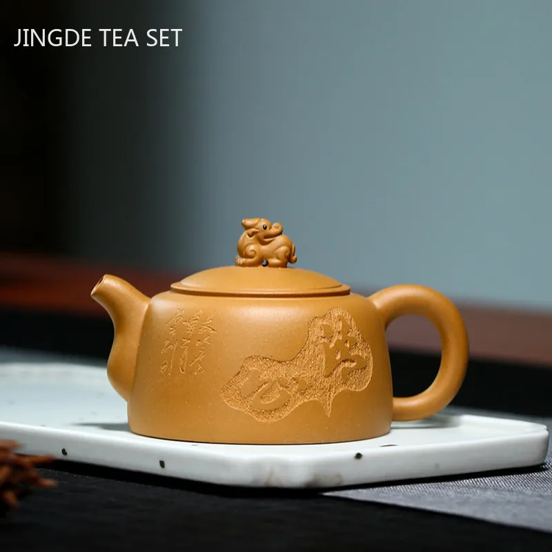 Chinese Yixing tea pots Hand-carved Purple Clay Teapot beauty kettle Raw ore Boutique Teaware Tie Guanyin Tea Ceremony 190ml
Chinese Yixing tea pots Hand-carved Purple Clay Teapot beauty kettle Raw ore Boutique Teaware Tie Guanyin Tea Ceremony 190ml