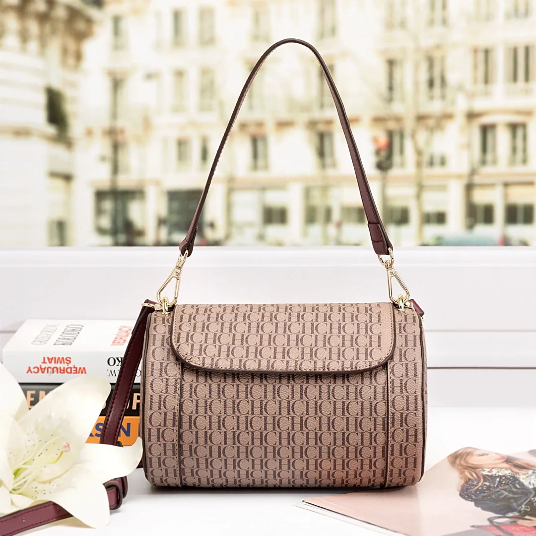 CILMI HARVILL CHHC 100% Leather texture Ladies Fashion Round Bucket Small Bag 2022 New Style Printed with Brand Bag Messenger
CILMI HARVILL CHHC 100% Leather texture Ladies Fashion Round Bucket Small Bag 2022 New Style Printed with Brand Bag Messenger