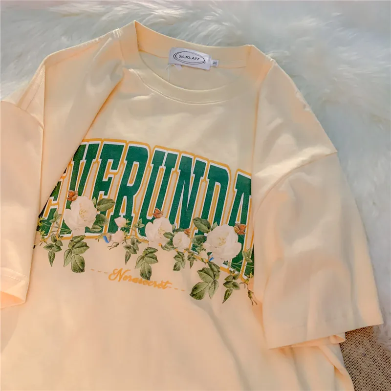 Vintage Style Letter Rose Flowers Printed Couple Short-sleeved Summer T-shirt Streetwear Women Fashion Tops Graphic Tees
Vintage Style Letter Rose Flowers Printed Couple Short-sleeved Summer T-shirt Streetwear Women Fashion Tops Graphic Tees