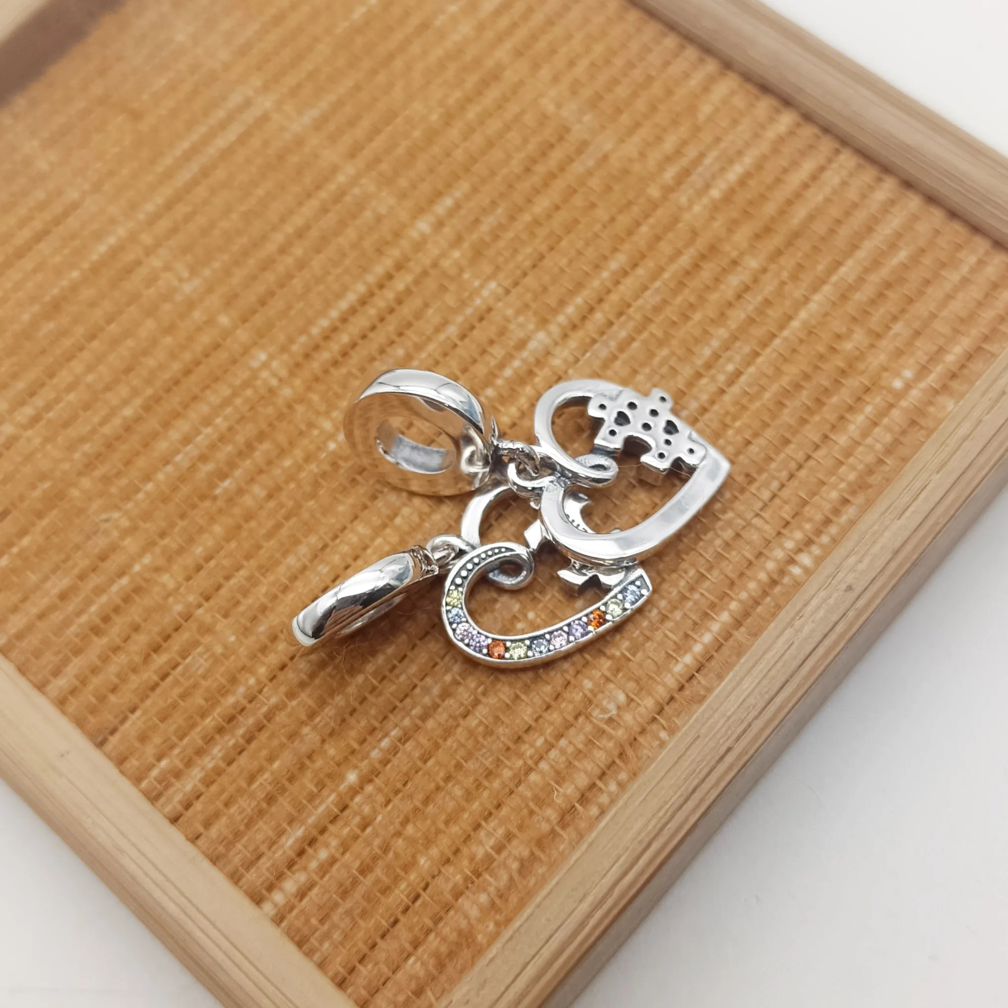 Fall 2022 Jewelry Puzzle Piece Hearts Splittable Friendship Dangle Charm Fashion Holiday Gift Pendants
Fall 2022 Jewelry Puzzle Piece Hearts Splittable Friendship Dangle Charm Fashion Holiday Gift Pendants