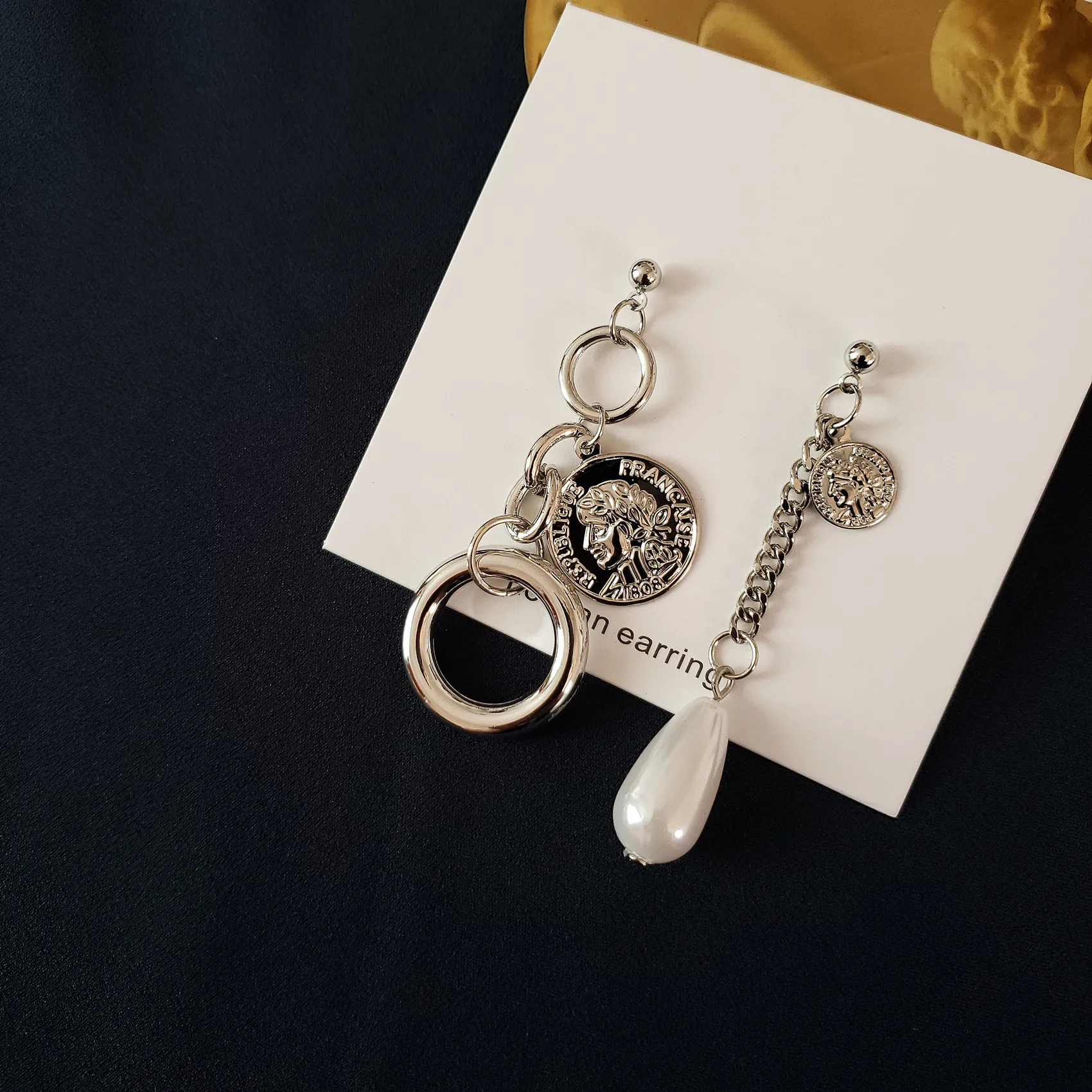 pendant long chain ear tassel earrings for women stud clip pearl earrings korean fashion
pendant long chain ear tassel earrings for women stud clip pearl earrings korean fashion