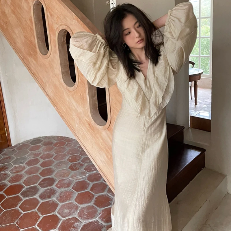 Vintage Solid Fairy Chiffon Long Dress for Women French Party Midi Dress Elegant V-Neck Lantern Sleeve Casual Women Summer 2022
Vintage Solid Fairy Chiffon Long Dress for Women French Party Midi Dress Elegant V-Neck Lantern Sleeve Casual Women Summer 2022