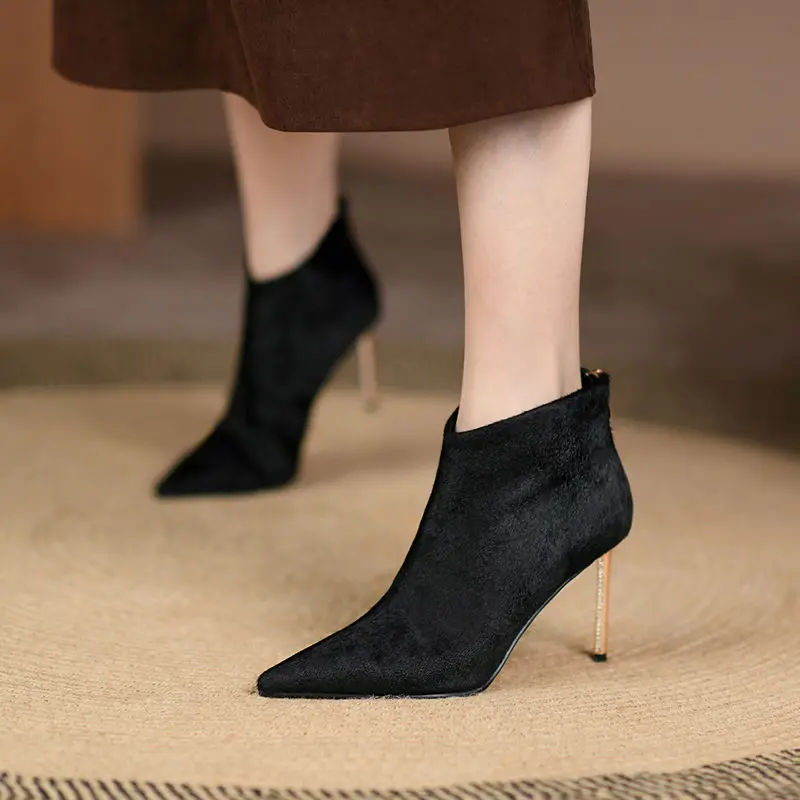 Black Boots Women's Shoes Pointed Soft Leather Short Boots Women's Stiletto Black High-heeled Bare Boots Ankle Boots 2022 New
Black Boots Women's Shoes Pointed Soft Leather Short Boots Women's Stiletto Black High-heeled Bare Boots Ankle Boots 2022 New