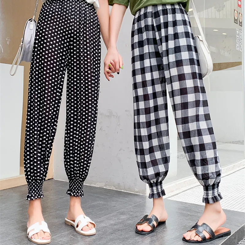 Ice Silk Anti-mosquito Pants Women's Thin Section Summer Cool Air-conditioning Pants Casual Loose Bloomers Nine Point Large Size
Ice Silk Anti-mosquito Pants Women's Thin Section Summer Cool Air-conditioning Pants Casual Loose Bloomers Nine Point Large Size