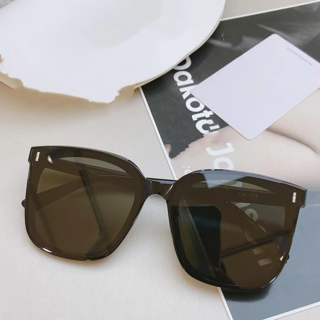 Genuine Gentle GM FRIDA Classic Luxury Black Acetate Frame Men Sunglasses Fashion Classic Business Women Eyewear With Brand Logo
Genuine Gentle GM FRIDA Classic Luxury Black Acetate Frame Men Sunglasses Fashion Classic Business Women Eyewear With Brand Logo