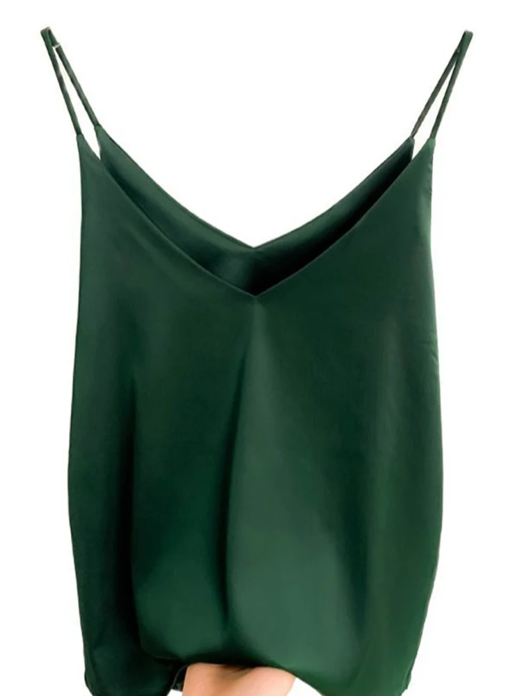 Лето 2023, тонкая майка, сексуальный женский топ без рукавов с V-образным вырезом, серый цвет, Женский однотонный черный/белый корейский кроп-топ Y2k
Лето 2023, тонкая майка, сексуальный женский топ без рукавов с V-образным вырезом, серый цвет, Женский однотонный черный/белый корейский кроп-топ Y2k