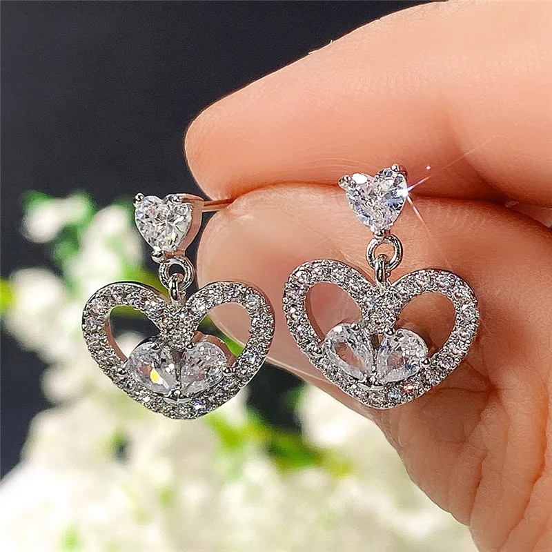 Huitan Novel Design Heart Dangle Earrings Full Cubic Zircon Ear Accessories for Women Romantic Engagement Wedding Trendy Jewelry
Huitan Novel Design Heart Dangle Earrings Full Cubic Zircon Ear Accessories for Women Romantic Engagement Wedding Trendy Jewelry