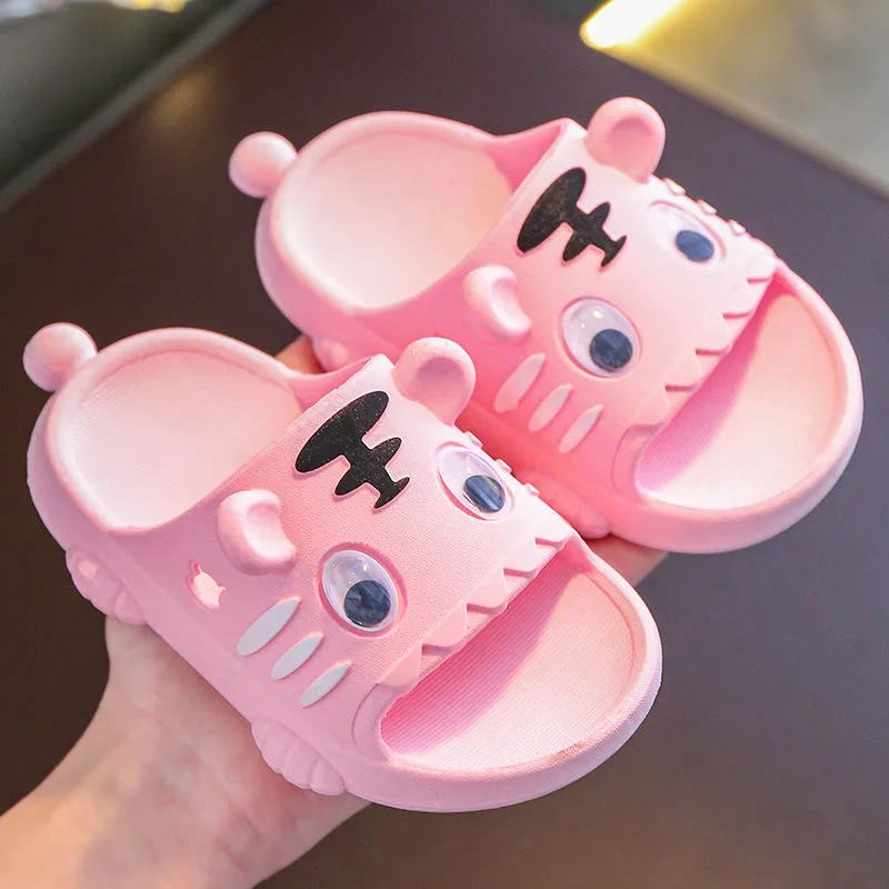 Summer Girls' Sandals and Slippers Fashion Outer Wear Non-slip Cute Baby Girl Small Daisy Children's Slippers
Summer Girls' Sandals and Slippers Fashion Outer Wear Non-slip Cute Baby Girl Small Daisy Children's Slippers