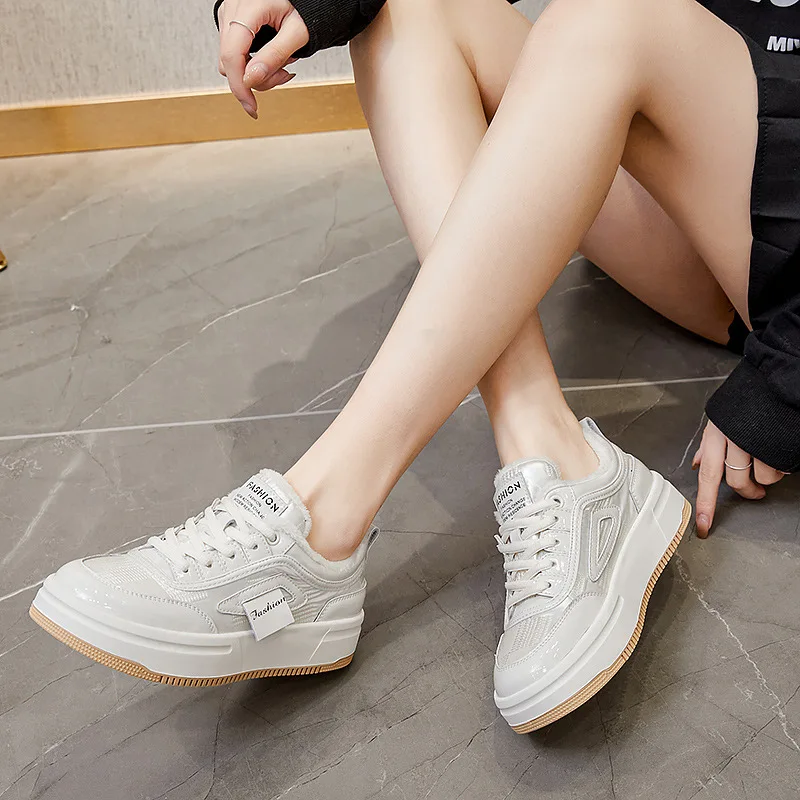 Running Shoes Outdoor Sports Shoes Lightweight Sneakers for Women Comfortable Athletic Footwear Sport Shoes Flat Shoes Female
Running Shoes Outdoor Sports Shoes Lightweight Sneakers for Women Comfortable Athletic Footwear Sport Shoes Flat Shoes Female