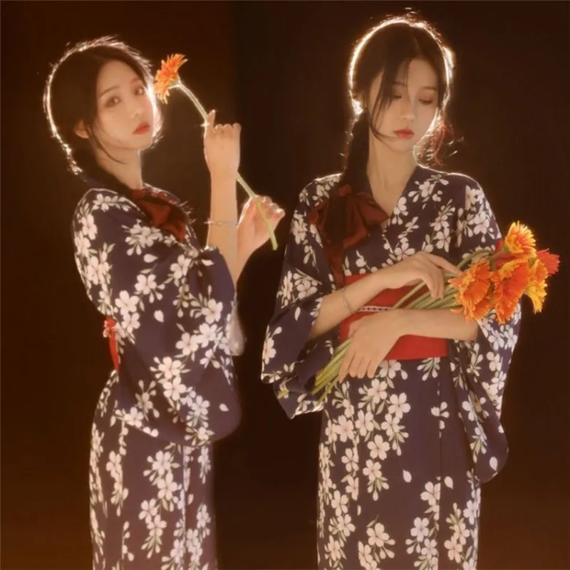 Women's Traditional Kimono Floral Print Yukata Bathrobe Cosplay Long Sleeve Stage Performing Photography Dress
Women's Traditional Kimono Floral Print Yukata Bathrobe Cosplay Long Sleeve Stage Performing Photography Dress