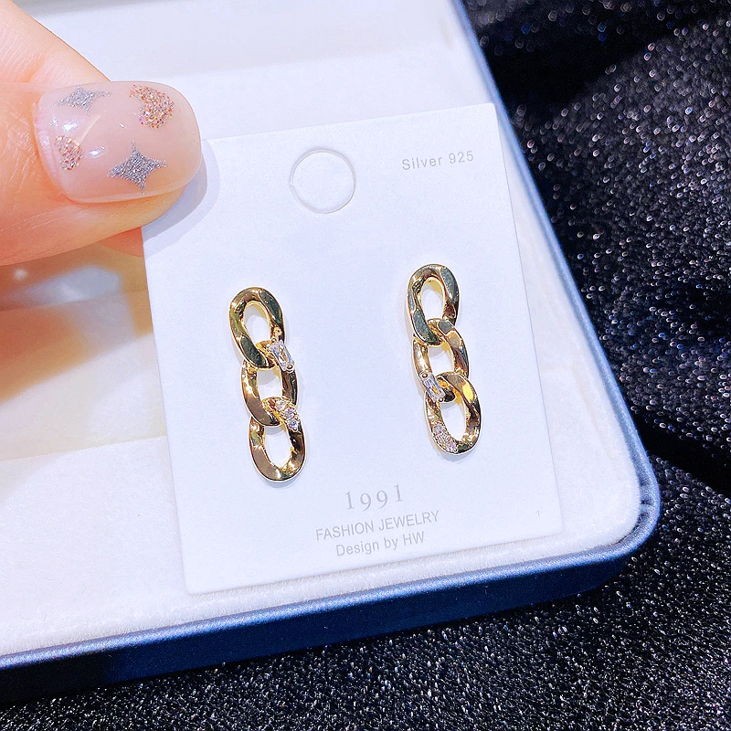 High Quality CZ Crystal Chain Link Earrings for Women Gold Color Cubic Zircon Stud Earrings Jewelry
High Quality CZ Crystal Chain Link Earrings for Women Gold Color Cubic Zircon Stud Earrings Jewelry