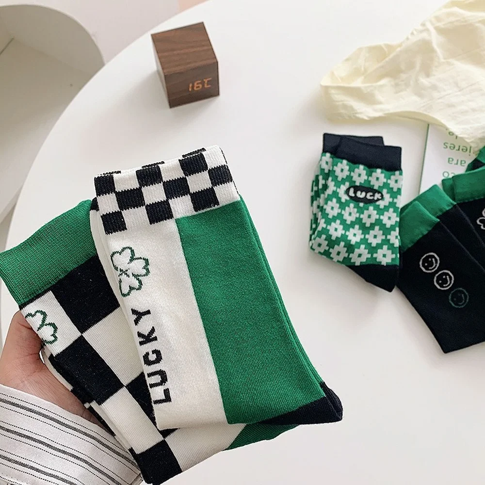 Green Plaid Socks Woman Fashion Korean Style Smiley Face Socks Girl Short Socks Spring Kawaii Letter Printed Socks Medium Tube
Green Plaid Socks Woman Fashion Korean Style Smiley Face Socks Girl Short Socks Spring Kawaii Letter Printed Socks Medium Tube