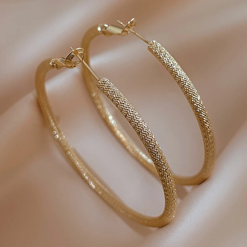 Gold Big Round Hoop Earring for Women Fashion Elegant Pattern Textured Wire Circle Earrings 2022 Ladies Jewelry Gifts
Gold Big Round Hoop Earring for Women Fashion Elegant Pattern Textured Wire Circle Earrings 2022 Ladies Jewelry Gifts