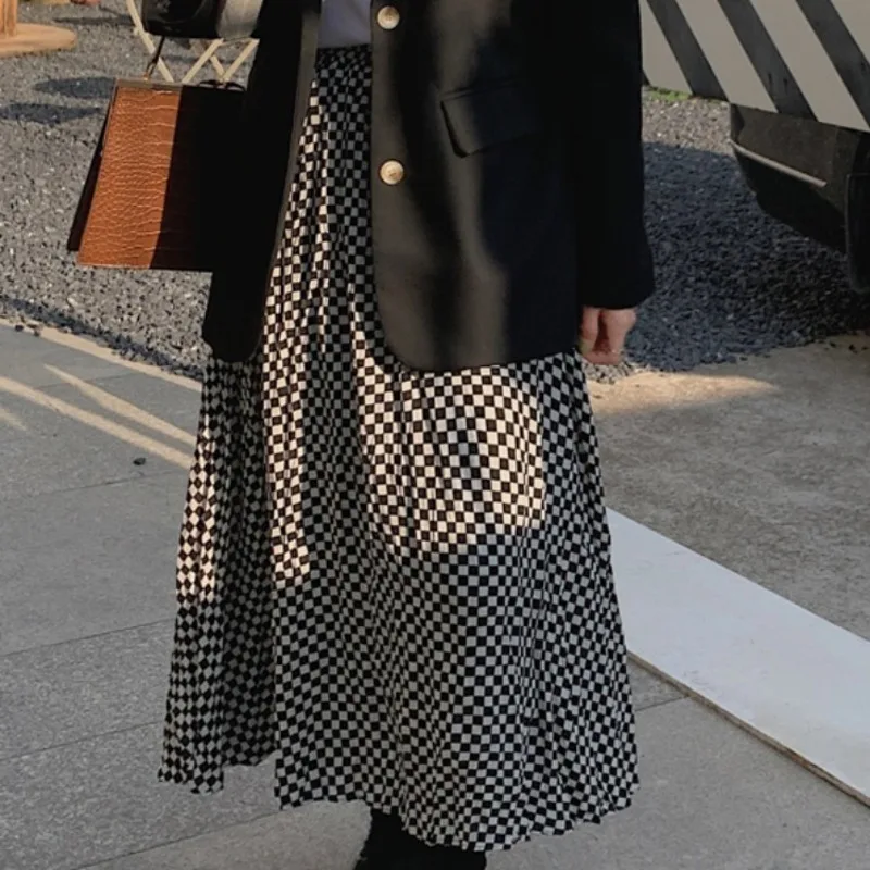 2021 autumn / winter new skirt design sense large swing skirt checkerboard print medium length skirt
2021 autumn / winter new skirt design sense large swing skirt checkerboard print medium length skirt