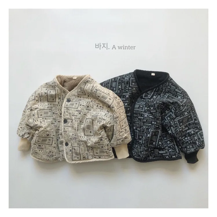Children's coat 2022 winter new products boys and girls' impression cartoon plush coat children's loose round neck cotton jacket
Children's coat 2022 winter new products boys and girls' impression cartoon plush coat children's loose round neck cotton jacket