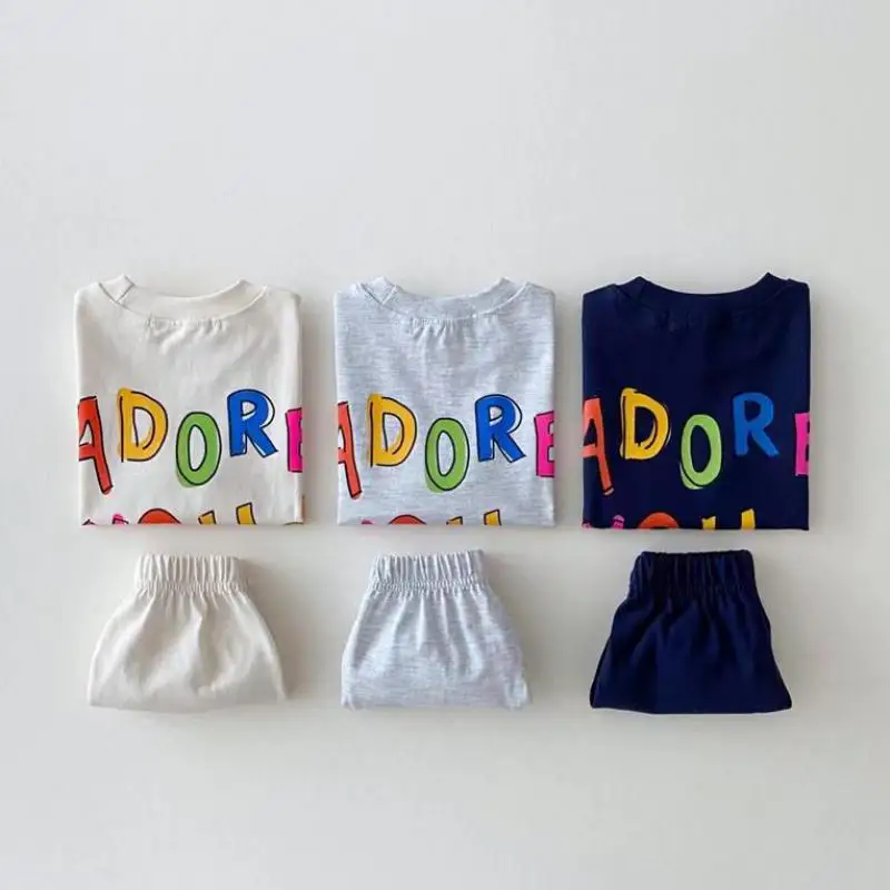 Новый летний спортивный комплект для маленьких мальчиков, Повседневная футболка с разноцветными буквами + свободные однотонные хлопковые ...
Новый летний спортивный комплект для маленьких мальчиков, Повседневная футболка с разноцветными буквами + свободные однотонные хлопковые ...