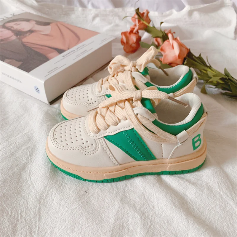 Кроссовки на плоской подошве для мальчиков и девочек-подростков, модная повседневная обувь для бега, 2022 
Кроссовки на плоской подошве для мальчиков и девочек-подростков, модная повседневная обувь для бега, 2022