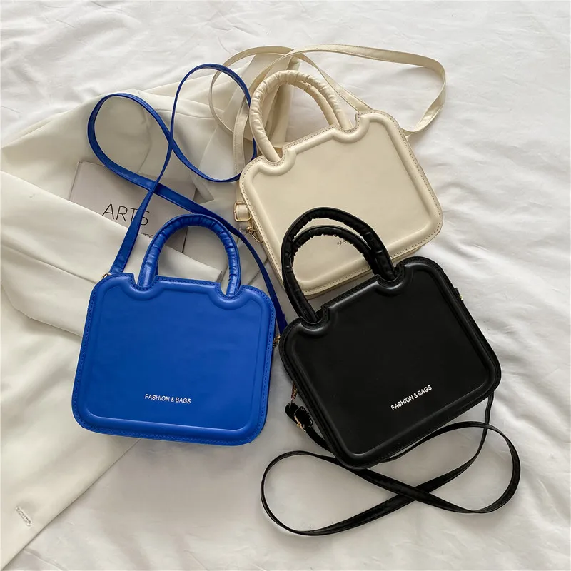 Small Bag 2022 New Simple Versatile Women Bag Retro Shoulder Bag Western Style Small Square Bag Crossbody Bags for Women
Small Bag 2022 New Simple Versatile Women Bag Retro Shoulder Bag Western Style Small Square Bag Crossbody Bags for Women