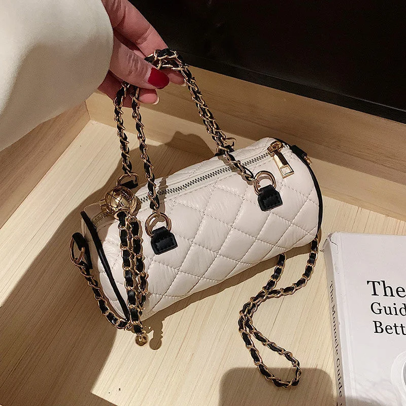 French minority bag female 2021 new fashion small fragrance Lingge chain messenger bag popular portable cylinder bag
French minority bag female 2021 new fashion small fragrance Lingge chain messenger bag popular portable cylinder bag